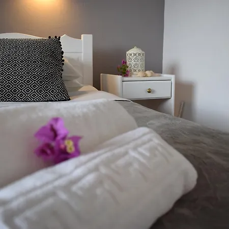 Kalimera And * Moraitika